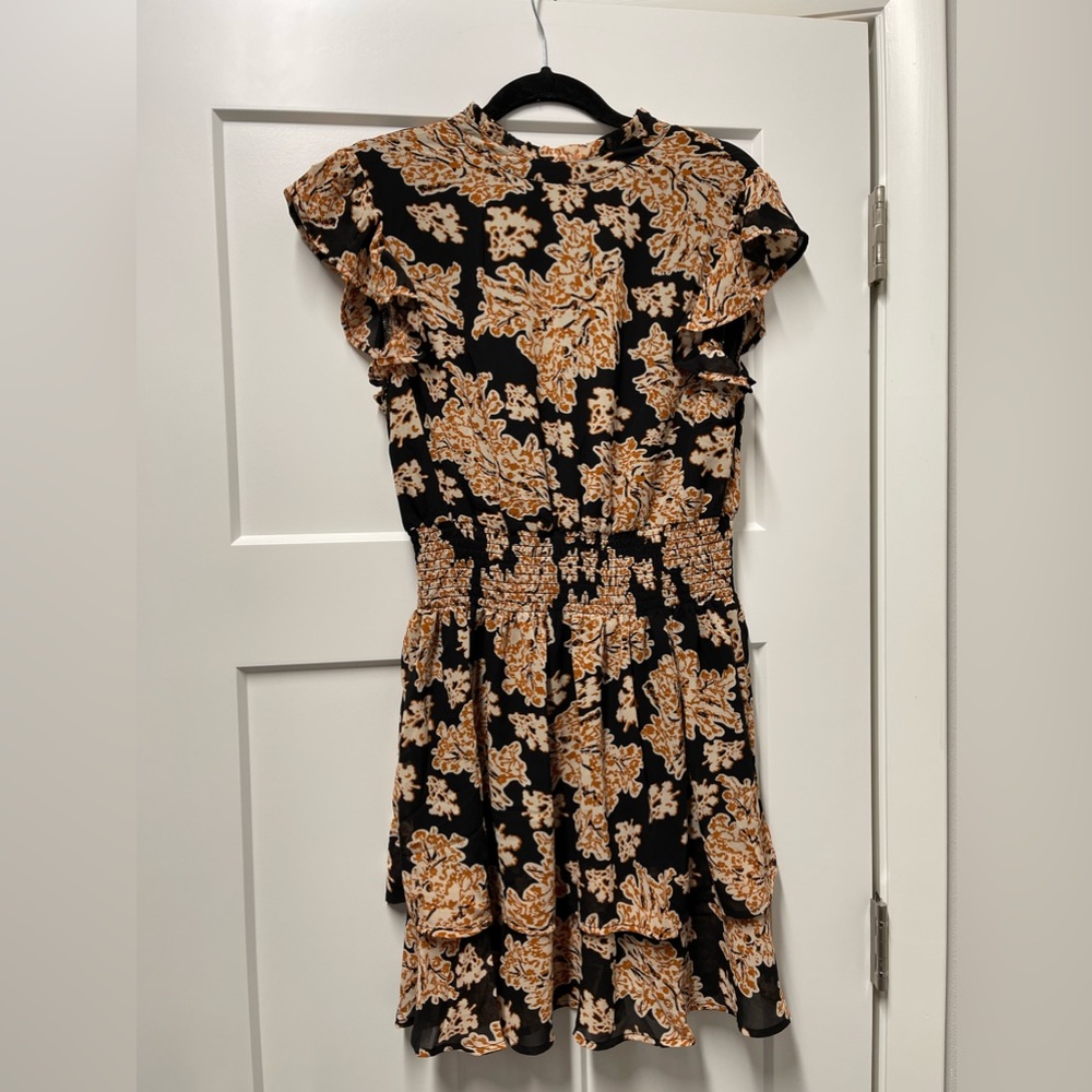 BNWT THML short sleeve dress with ruched waist - black and cream pattern